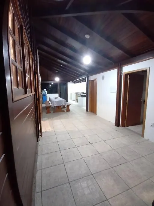 Praia Tranquila Para Descansar Zimbros Bombinhas